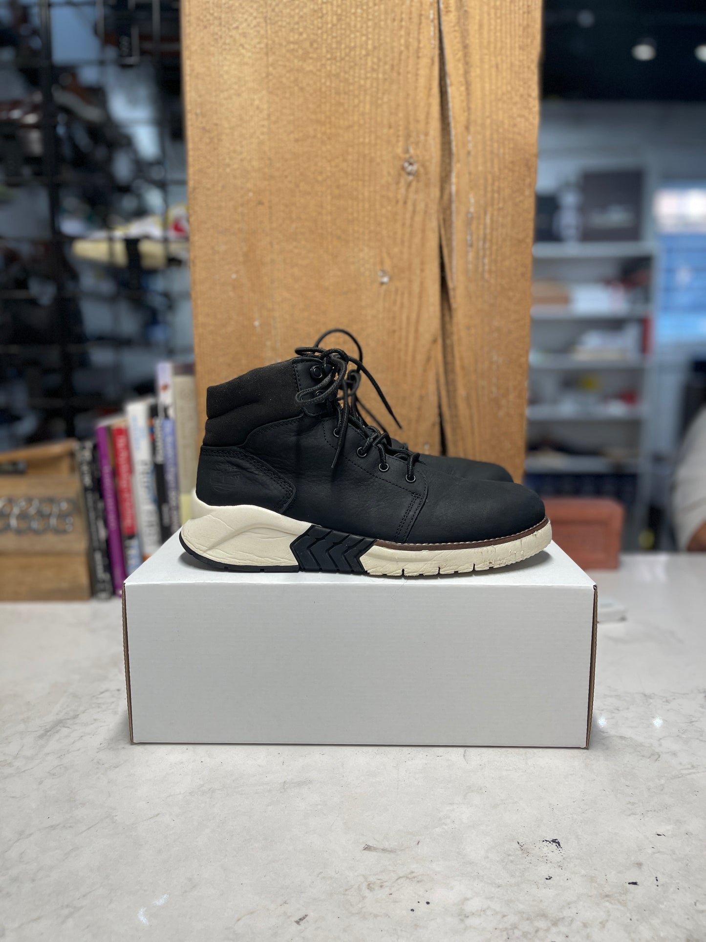 Black Timberland Boots (Size 9)