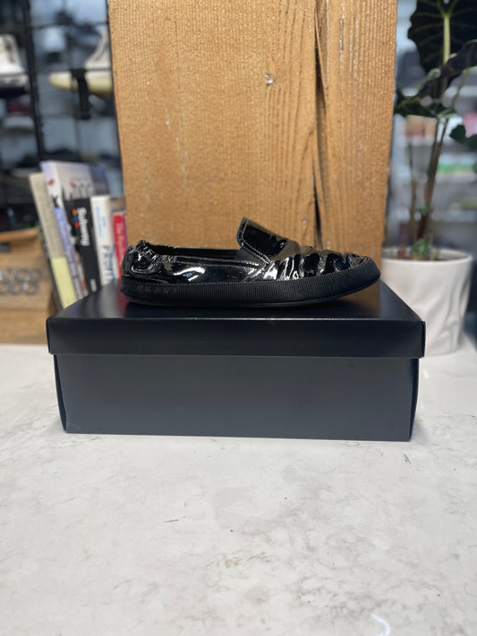 Shiny Prada Low top (Size 8.5)