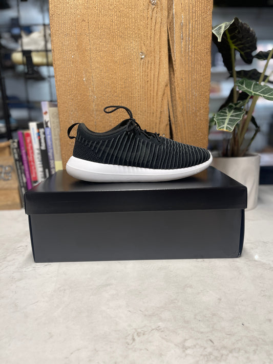 Roshe Two Flyknit Black Sneakers (Size 9.5)