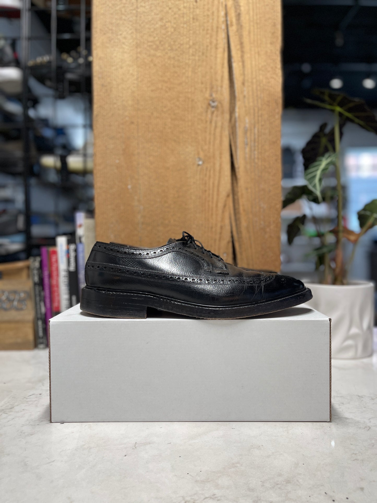 Florsheim Imperial Black Leather Dress Shoes (Size 9)