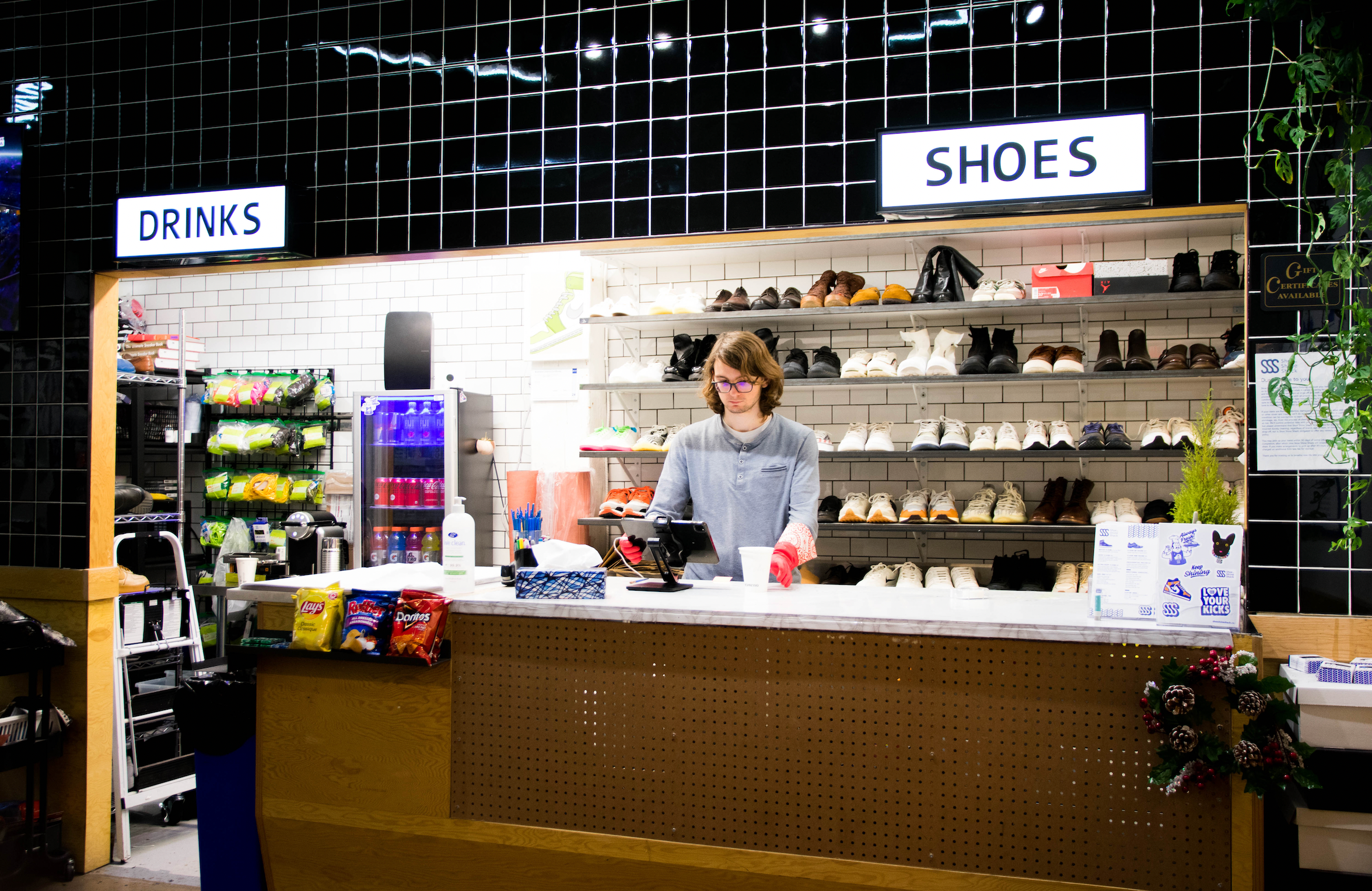 Nearest shoe shine best sale shop