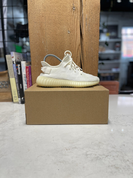 Cream Yeezy 350 V2 (Size 7W/5.5Y)