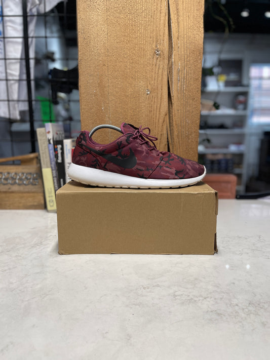 Red Camo Nike Roshe (Size 14)